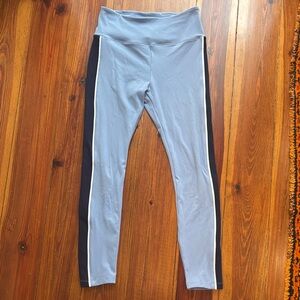 Lou & Grey periwinkle and navy Leggings